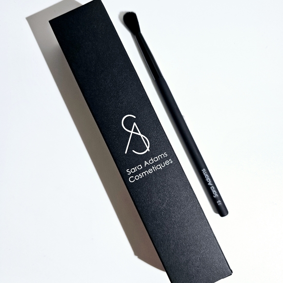 Sara Adams Cosmetiques Flame Tapered Eye Crease Brush #13 - Picture 2 of 6